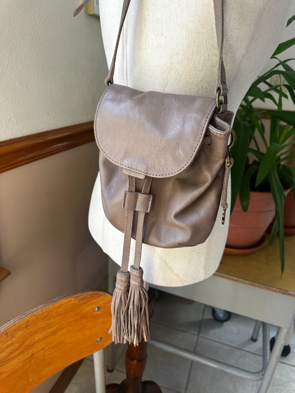 Lucky Brand Jordan Drawstring Leather Small Handbag with Tassels, Taupe, VGUC